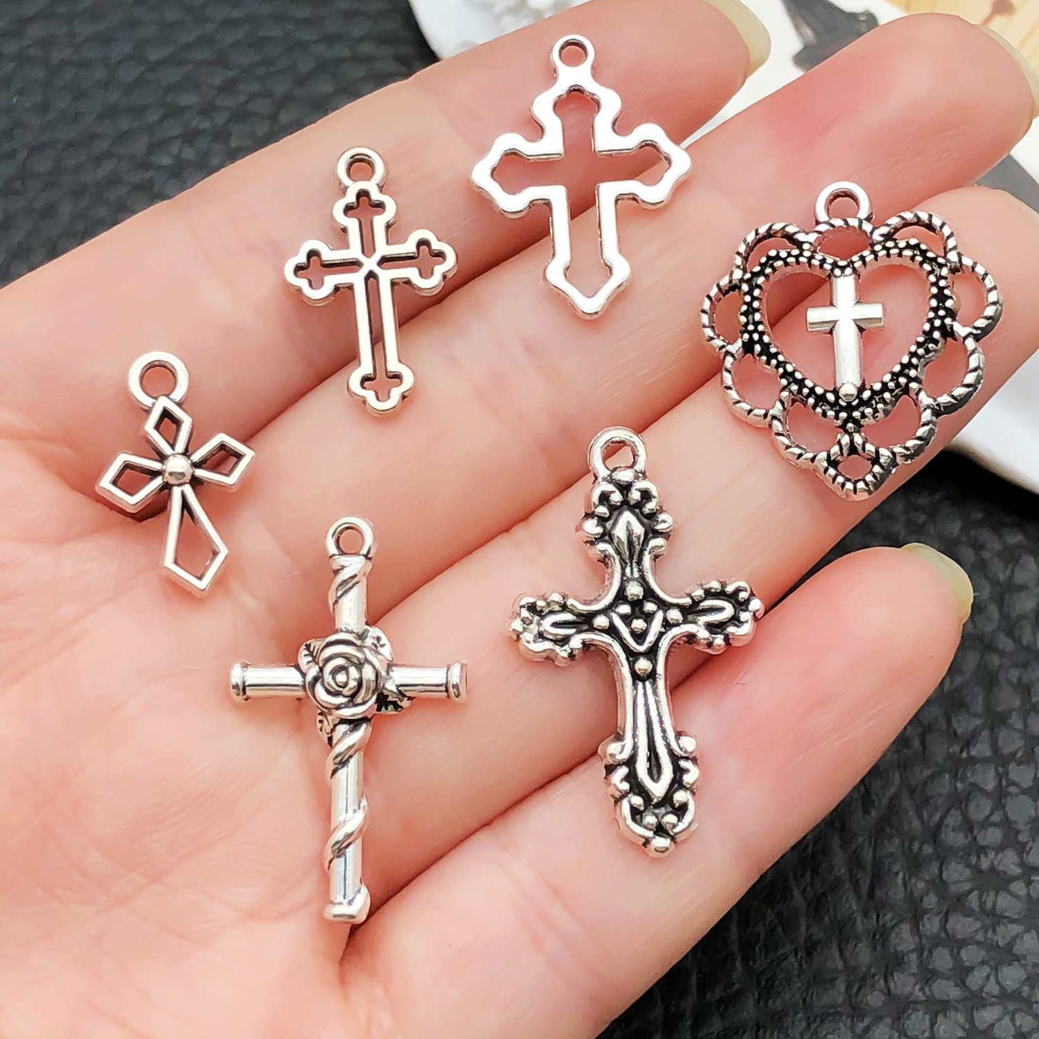 52pcs Assorted Cross Pendants  - Jewelry Making Online 评论和价格